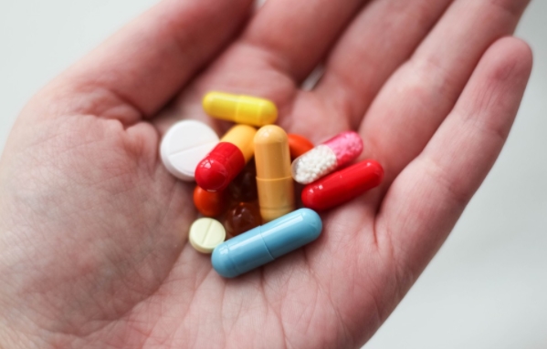 ingerir suplementos multivitamínicos