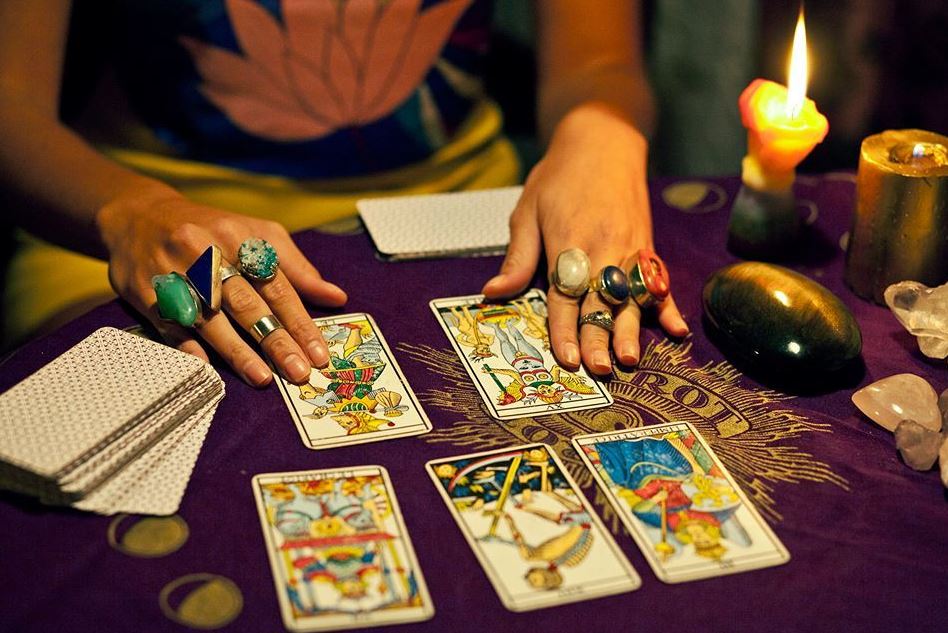 estudios para tarotista
